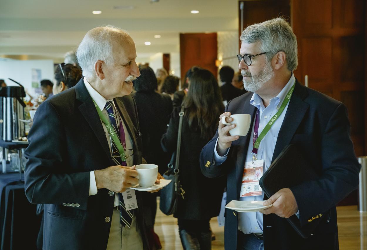 II Curso de revision en reumatologia - En imagenes